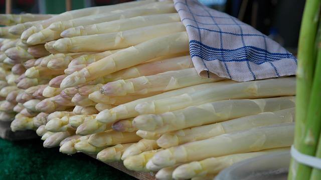 picture of white asparagus