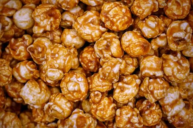 sticky and delicious sweet popcorn picture